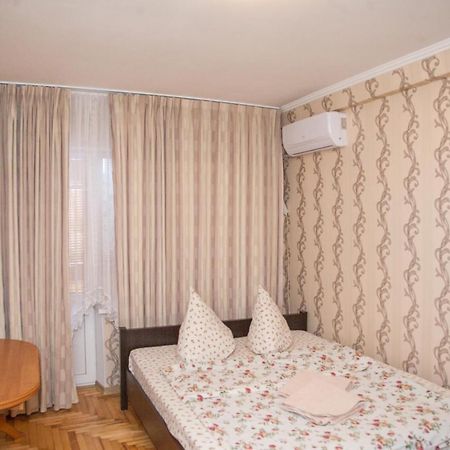 1 Room Apart On Str. Ukrainskaya 34 Zaporizhia Eksteriør billede